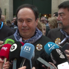 El president Pérez Llorca en la Romería de la Santa Faz este jueves, junto al alcalde de Alicante, Luis Barcala.