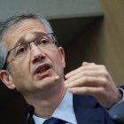El gobernador del Banco de España, Pablo Hernández de Cos, interviene durante un encuentro con estudiantes organizado por CUNEF Universidad, en el Aula Magna del Campus Almansa, a 15 de febrero de 2024, en Madrid (España).
Alejandro Martínez Vélez / Europa Press
15 FEBRERO 2024