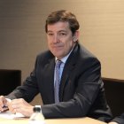 Valladolid. 250326. El presidente del PP de Castilla y León, Alfonso Fernández Mañueco, acompañado por miembros de su formación, se reúne con el candidato de Vox, Carlos Pollán, y otros dirigentes de este partido, tras las pasadas elecciones autonómicas.  Europa Press/ Claudia Alba
