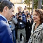 Juanma Moreno y María Jesús Montero durante un acto en el Parlamento.
