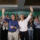 El presidente del PP, Alberto Núñez Feijóo, y el candidato a la reelección a la presidencia de la Junta de Andalucía, Juanma Moreno, en Córdoba.