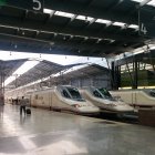 Estación de tren Málaga-María Zambrano con trenes AVE.