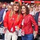La esposa del presidente del gobierno Begoña Gómez, con la líder y candidata del PSOE-A, María Jesús Montero.