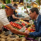 El presidente de la Junta y candidato del PP-A, Juanma Moreno, durante la visita al mercado de Almuñécar (Granada).

Francisco J. Olmo / Europa Press
05/5/2026