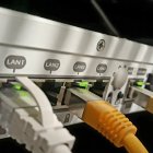Algunos usuarios utilizan papel de aluminio cerca del router con la intención de redirigir la señal WiFi hacia determinadas zonas de la casa.