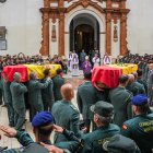 Los féretros de los dos agentes fallecidos en el funeral celebrado en la Parroquia de la Purísima Concepción de la capital onubense. A 9 de mayo de 2026, en Huelva (Andalucía, España). Imágenes del funeral de los dos Guardia Civiles fallecidos en acto de servicio este pasado miércoles 8 de mayo, mientras perseguían a una narcolancha por la costa de Huelva.

María José López / Europa Press
09/5/2026