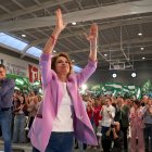La candidata del PSOE-A, María Jesús Montero, con Pedro Sánchez en Pulianas, Granada.