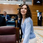 La presidenta de la Comunidad de Madrid, Isabel Díaz Ayuso, a su llegada a la sesión de control en la Asamblea de Madrid