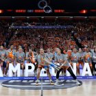 Valencia Basket Femenino levanta la copa de la Liga F Endesa