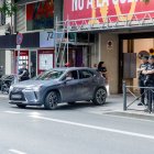 Varios agentes de la UCO salen de la sede nacional del PSOE en Ferraz tras el registro.