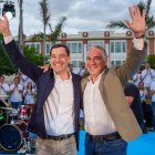 El presidente del PP-A Juanma Moreno, acompañado del vicesecretario de Coordinación Autonómica del PP, Elías Bendodo.