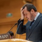 El ministro de Transportes y Movilidad Sostenible, Óscar Puente, en una comparecencia sobre el caos ferroviario en el Senado.