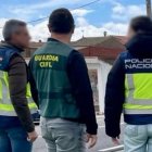 Agentes de la Policía Nacional y de la Guardia Civil

REMITIDA / HANDOUT por POLICÍA NACIONAL/GUARDIA CIVIL
Fotografía remitida a medios de comunicación exclusivamente para ilustrar la noticia a la que hace referencia la imagen, y citando la procedencia de la imagen en la firma
26/2/2026