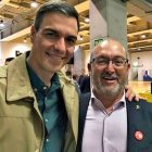 Pedro Sánchez y el exdiputado del PSOE, Juan Bernardo Fuentes Curbelo, alias Tito Berni