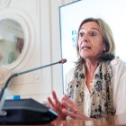 Mirenchu del Valle, presidenta de UNESPA, durante su intervención en el curso de verano organizado por la APIE en la Universidad Menéndez Pelayo de Santander.