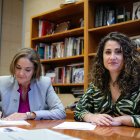 La portavoz socialista en el Ayuntamiento de Madrid, Reyes Maroto, y la portavoz socialista de Hacienda, Enma López