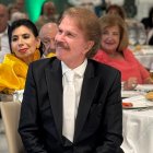 Bigote Arrocet en los premios Sancho panza de ASHUMES.