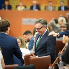 El portavoz del grupo parlamentario Vox en Andalucía, Manuel Gavira, tras intervenir en la segunda jornada del debate de investidura.