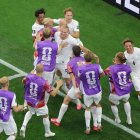 Erling Haaland celebra con sus compañeros tras marcar el segundo gol del equipo durante el partido de dieciseisavos de final de la Copa Mundial de la FIFA 2026 entre Costa de Marfil y Noruega.