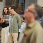 El presidente en funciones de la Junta de Andalucía, Juanma Moreno, en una imagen en Almonte donde coincidió con el portavoz de Vox, Manuel Gavira, el pasado 26 de junio.