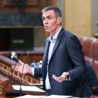 (Foto de ARCHIVO)
El presidente del Gobierno, Pedro Sánchez, interviene durante una sesión plenaria en el Congreso de los Diputados, a 24 de junio de 2026, en Madrid (España). El presidente del Gobierno comparece en la Cámara Baja para informar sobre la situación política tras el avance de las investigaciones contra su esposa, el ‘caso Leire’ y el expresidente Zapatero, además de la condena del Tribunal Supremo al exministro Ábalos, a su asesor, Koldo, y al empresario Víctor de Aldama.

Gustavo Valiente / Europa Press
24/6/2026