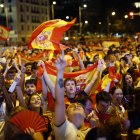 MADRID, SPAIN - JULY 19: Spanish fans react as they watch the FIFA World Cup 2026 final match between Spain and Argentina at Plaza de Colon on July 19, 2026 in Madrid, Spain. The match is being held at New York New Jersey Stadium in New Jersey. (Photo by Pablo Blazquez Dominguez/Getty Images)