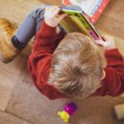 Los libros de actividades reutilizables pueden ser una alternativa para entretener a los niños durante viajes, esperas y tardes de vacaciones sin recurrir a las pantallas