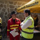 El presidente de Castilla y León, Alfonso Fernández Mañueco, durante una visita al Puesto de Mando Avanzado (PMA) por el incendio de Burgohondo.