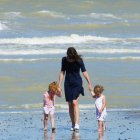 Cuando una separación aún no tiene sentencia ni convenio regulador, los expertos recomiendan que cualquier acuerdo sobre las vacaciones de los hijos se alcance de mutuo acuerdo y quede siempre por escrito.