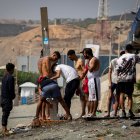 Marroquíes regresando a su país tras la avalancha migrante en Ceuta
