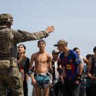 Inmigrantes llegados a Ceuta a nado desde Marruecos.