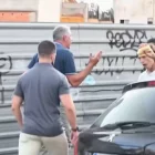 Albiol encarándose con los okupas que le insultaban