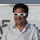 (Foto de ARCHIVO)
(i-d) El ministro de Transformación Digital y de la Función Pública, Óscar López, El ministro del Interior, Fernando Grande-Marlaska, la ministra de Ciencia, Innovación y Universidades, Diana Morant, y el ministro de Política Territorial y Memoria Democrática, Ángel Víctor Torres, durante el seguimiento oficial del Eclipse total de Sol, en el Observatorio de Yebes, a 12 de agosto de 2026, en Yebes, Guadalajara, Castilla-La Mancha (España). Este es el primer eclipse total de Sol visible desde la península Ibérica en más de un siglo. La franja de totalidad cruza España de oeste a este y pasa por numerosas capitales de provincia, desde donde se podrá vislumbrar el primer fenómeno del denominado ‘trío de eclipses’, pues el 2 de agosto de 2027, otro eclipse total cruzará España, y el 26 de enero de 2028 se producirá un eclipse anular.

Alberto Ortega / Europa Press
12/8/2026