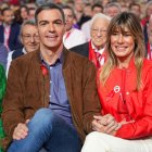 Pedro Sánchez y Begoña Gómez en la clausura del 41º Congreso Federal del PSOE.