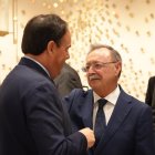 Llorca saluda a Vives en el acto

REMITIDA / HANDOUT por GVA
Fotografía remitida a medios de comunicación exclusivamente para ilustrar la noticia a la que hace referencia la imagen, y citando la procedencia de la imagen en la firma
07/9/2026