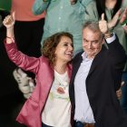 La secretaria general del PSOE-A, María Jesús Montero con José Luis Rodríguez Zapatero en un mitin de la reciente campaña electoral en Andalucía.