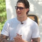 Carlo Costanzia en MasterChef Celebrity Legends opositando a concursante oficial.