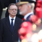 El presidente de Ceuta, Juan Jesús Vivas, durante el acto solemne de homenaje a la bandera nacional y desfile militar por el 12 de octubre
