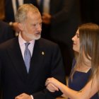 El rey Felipe con la infanta Sofía en Oviedo.