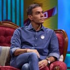 Pedro Sánchez visita 'La Revuelta'

REMITIDA / HANDOUT por LA REVUELTA / RTVE
Fotografía remitida a medios de comunicación exclusivamente para ilustrar la noticia a la que hace referencia la imagen, y citando la procedencia de la imagen en la firma
23/10/2026