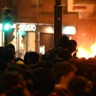 Contenedor quemados para recibir a Vito Quiles en Deusto