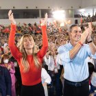 Pedro Sánchez y Begoña Gómez durante el ya famoso acto de Fuenlabrada.