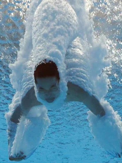 Espectacular imagen de los saltos de trampolín