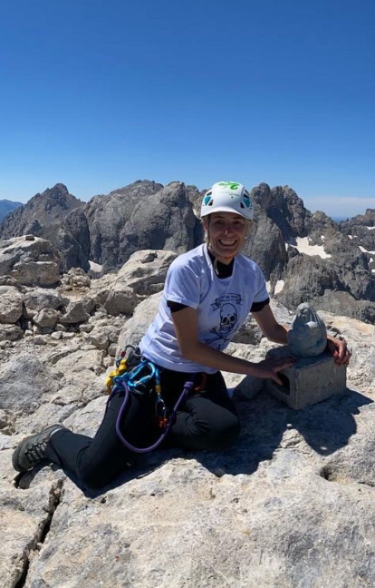 Elisa Núñez practicando deporte de montaña