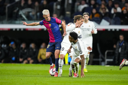 Dani Olmo, en un Clásico frente al Real Madrid.