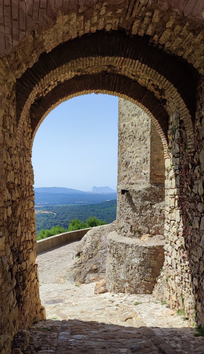 Arco del Castillo de Castellar.