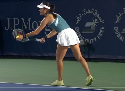 Emma Raducanu durante el partido con Karolina Muchova,