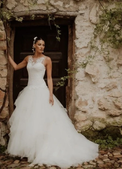 Laura Moure compartió imágenes de su vestido de novia.