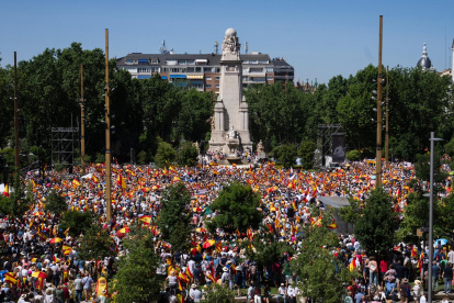 Imagen de la multitud en la Plaza de España
