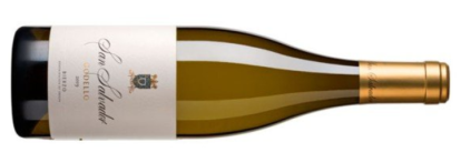 Viñedos centenarios y crianza sobre lías para un godello estructurado y elegante.